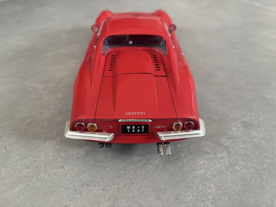 Model Anson skala 1/18 Ferrari Dino 246 GT