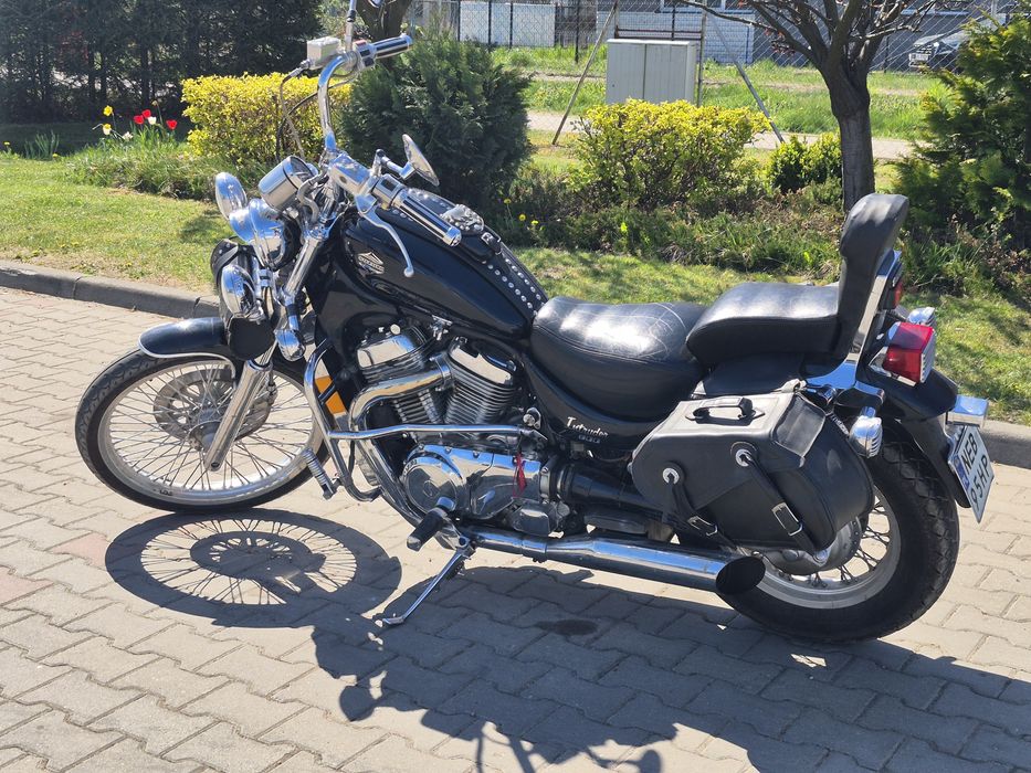 Suzuki Intruder vs 800