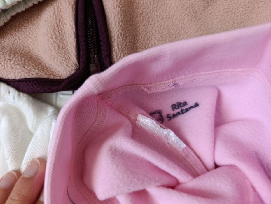 Pack com cerca de 20 peças de roupa menina 9 a 24 meses