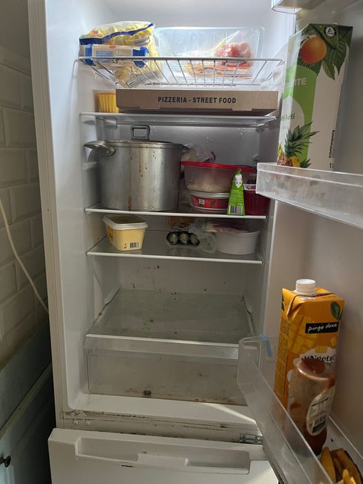 2 frigoríficos, um com garantia