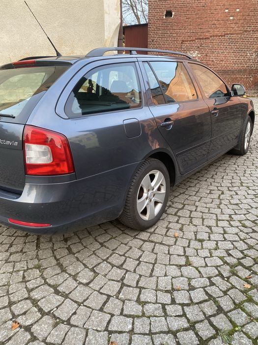Skoda Octavia Kombi 2010 1.8 TSI 160KM