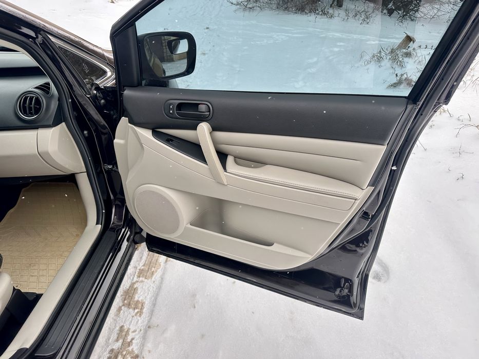 Mazda cx 7  2011 автомат