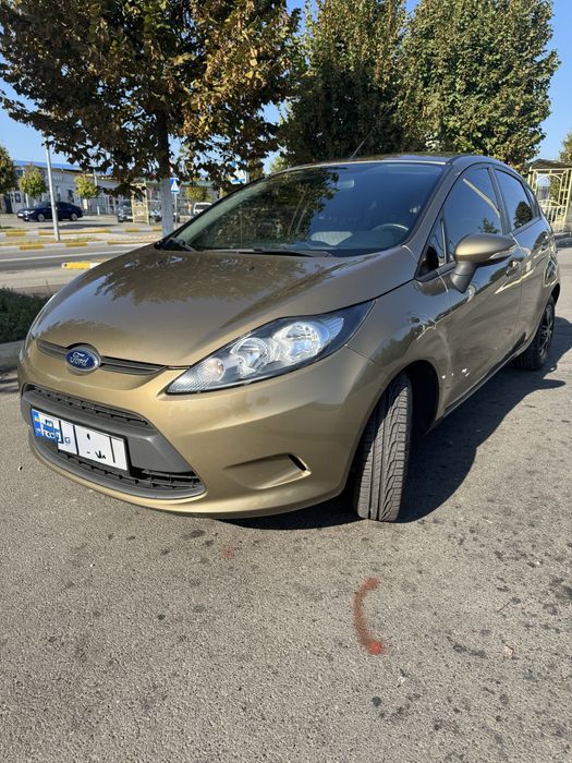 Ford Fiesta 2012 1.4 бензин автомат