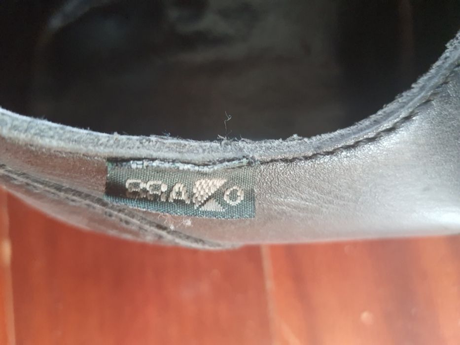 Sapatos botas usadas