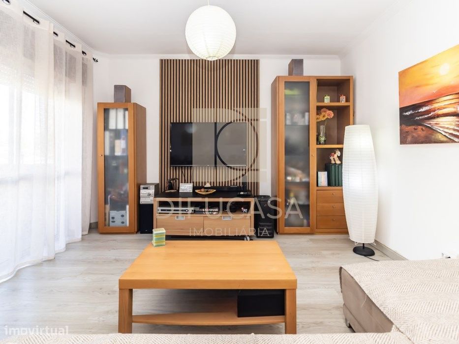 R363 Apartamento T3 1º Andar Amora