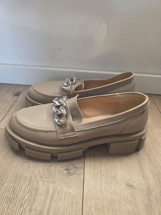 Sprzedam skorzane buty damskie 39r.