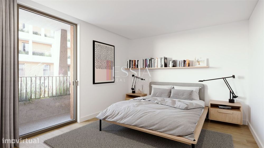 Apartamento T4 com Varanda