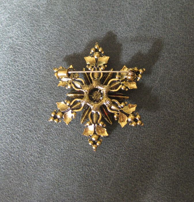 Alfinete / Broche / Pregadeira Flor Cristais NOVO