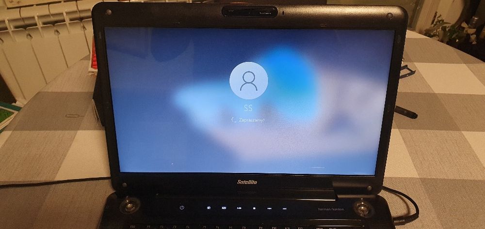 Laptop TOSHIBA Satellite A350-10Z 4GB/320GB Windows 10 napęd CD/DVD