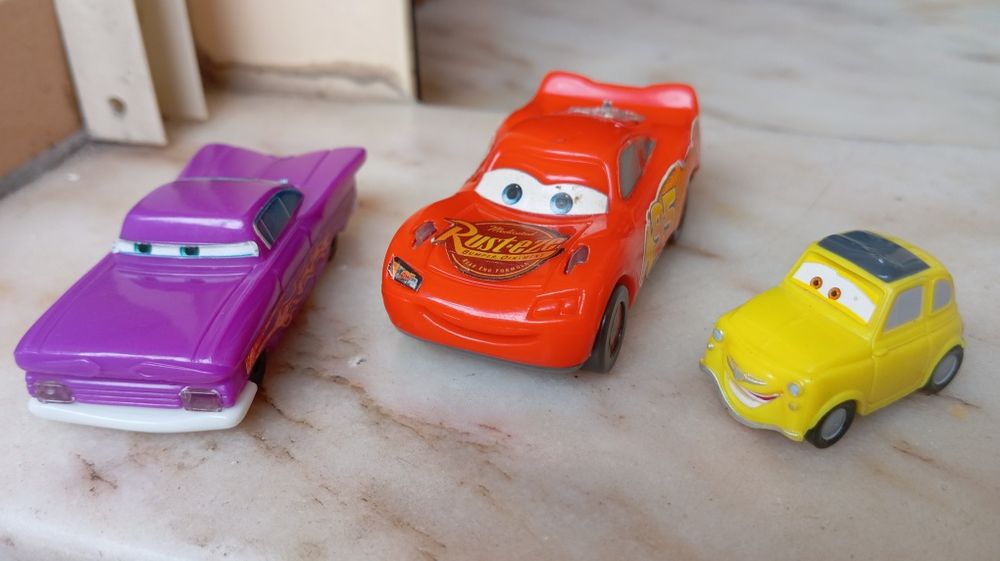 Diversos brinquedos várias coleções