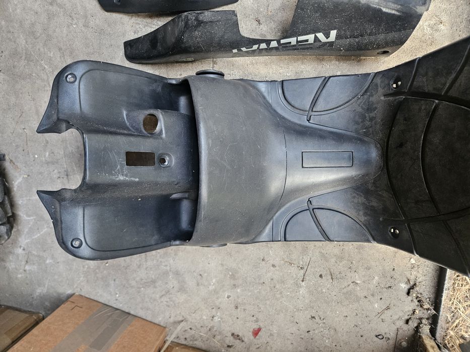 Plastiki Keeway Hurricane 50 podłoga, kokpit, pług, blotnik