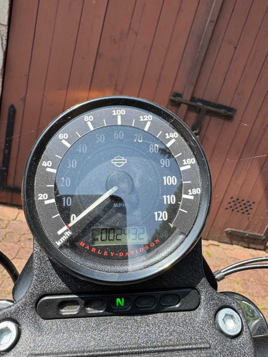HARLEY-DAVIDSON Iron XL883 rok 2022