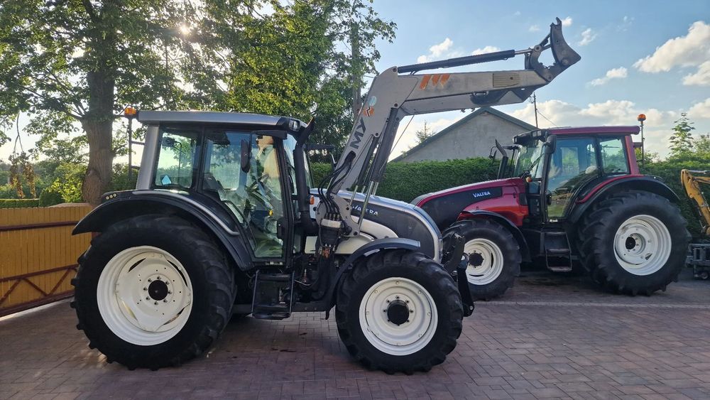 Valtra N121 HiTech, 130 koni, SISU 4cyl TURBO INTECOOLER, 141, 111, 101  ładowacz MX, przedni TUZ, miękka oś, klimatyzacja sprawna