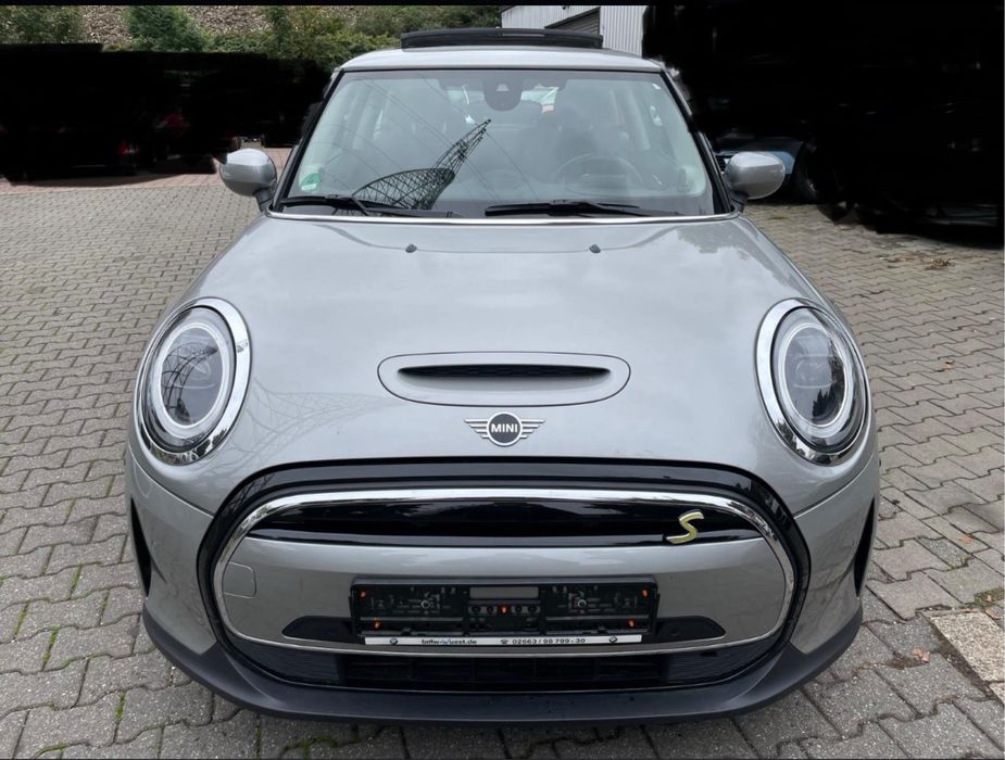 Mini Cooper SE, 100% Elétrico, de 2023, c/ teto panôramico e 26.500 km