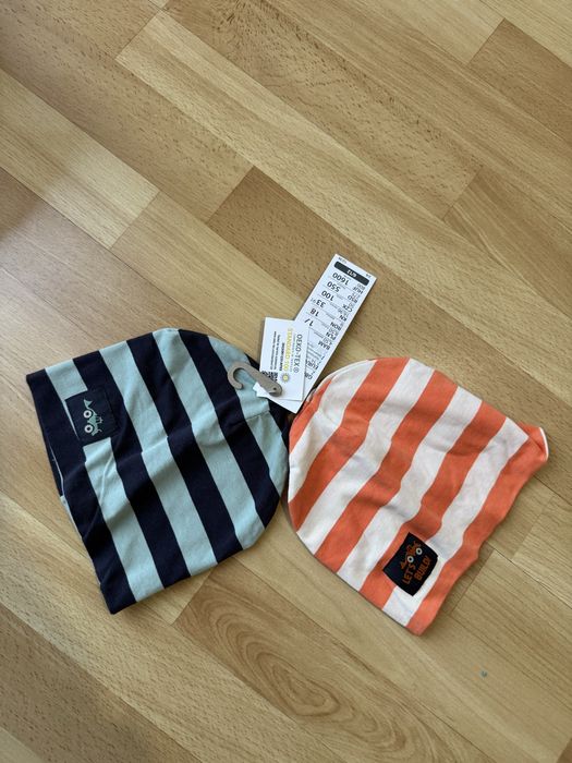 Nowe dwie czapeczki dla niemowlaka