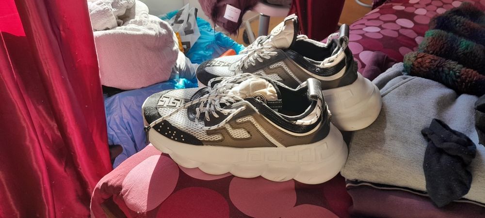 versace chain reaction