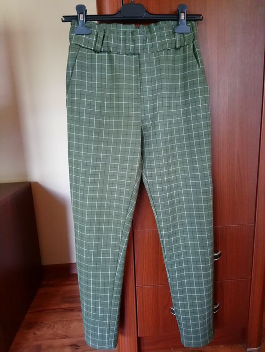 Spodnie damskie w kratkę