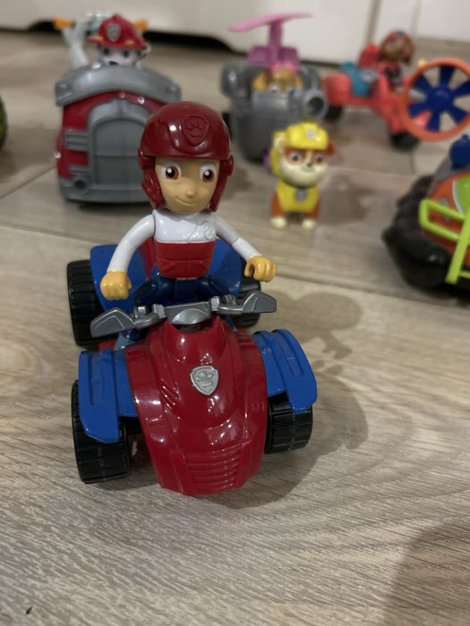 Zestaw Psi Patrol pojazd i figurki z autami