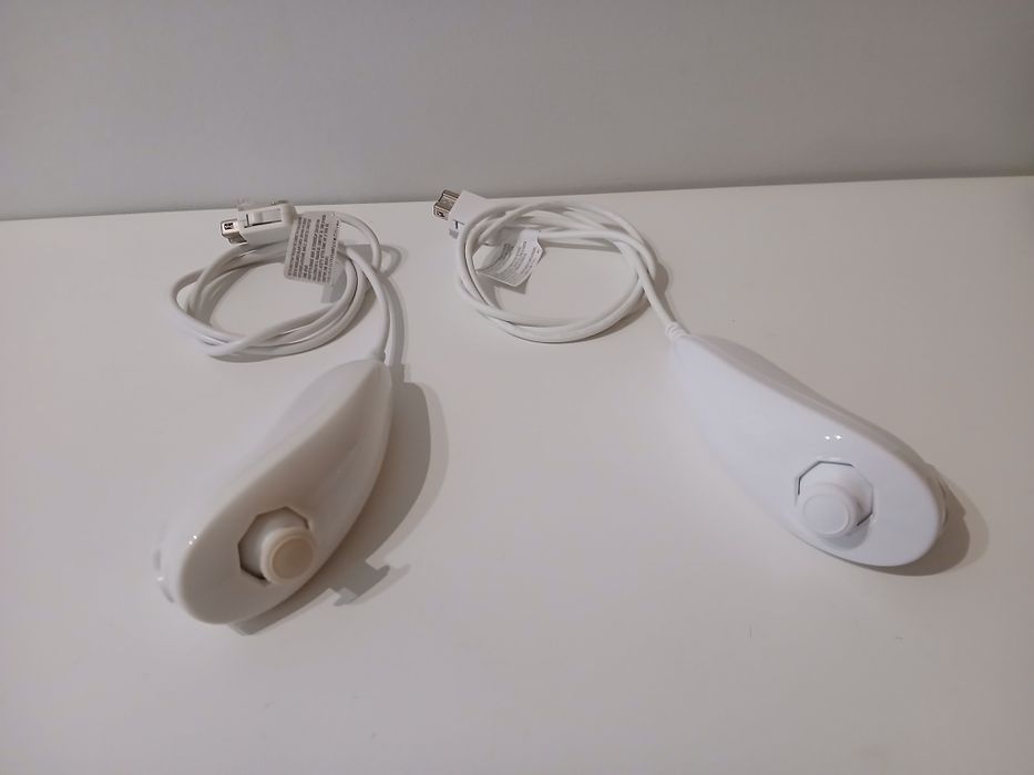 Consola Nintendo Wii branca com acessórios e jogos