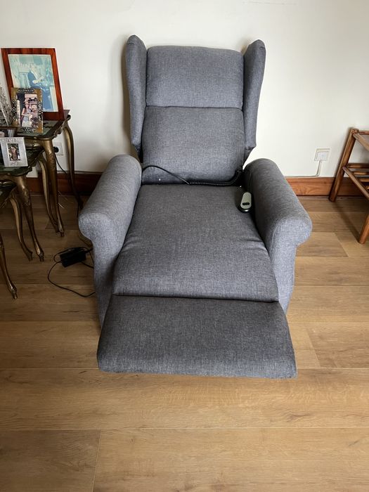 Sofa multiposicional eletrico NOVO