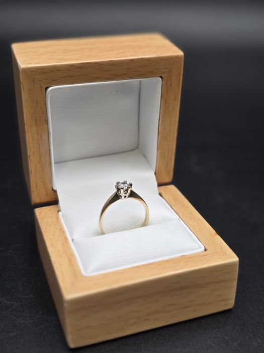 Złoty pierścionek próba 333