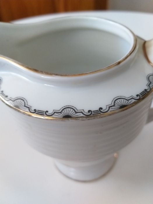 Stary porcelanowy dzbanek firmy Sorauu rezerwacja