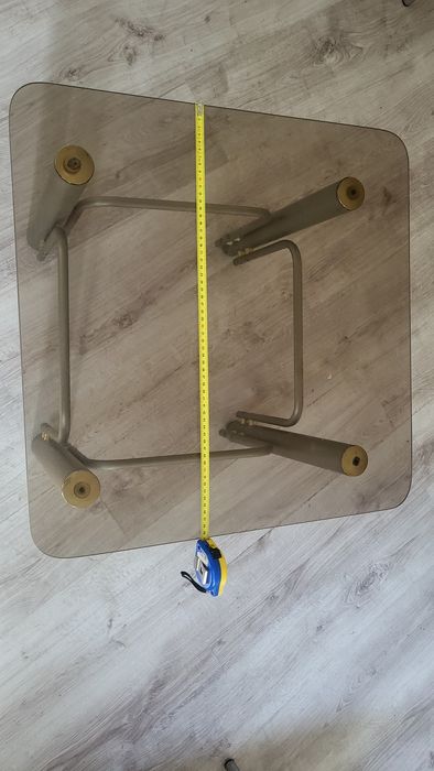 Stolik szklany, metalowe nóżki