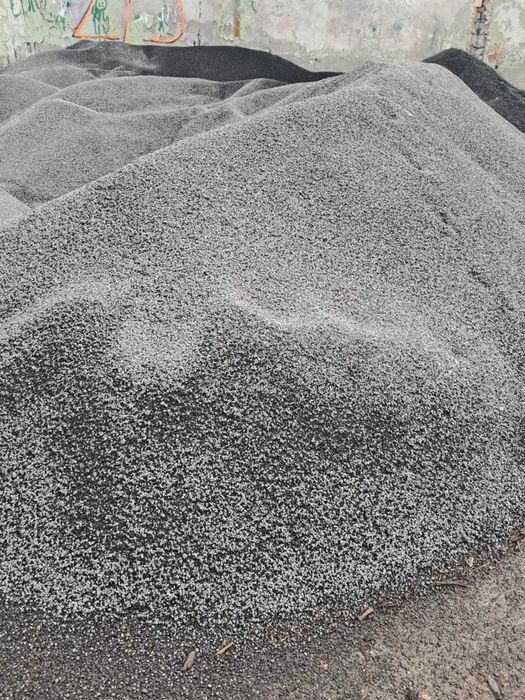 materiały sypkie: Pospółka , ziemia , kamień bazaltowy, split,