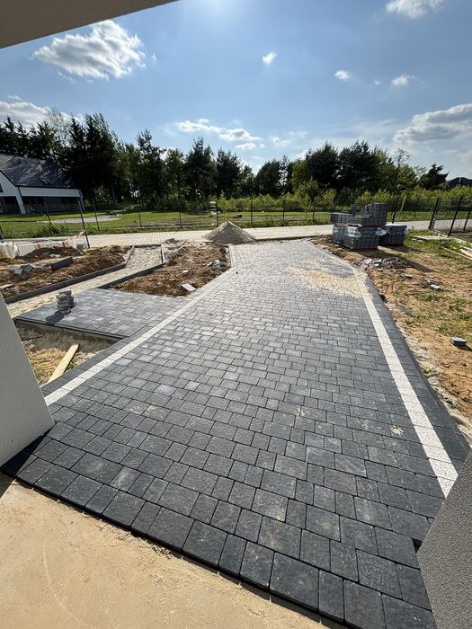 Układanie kostki• Brukarz• Ogrodzenia •Kostka brukowa •Prace budowlane