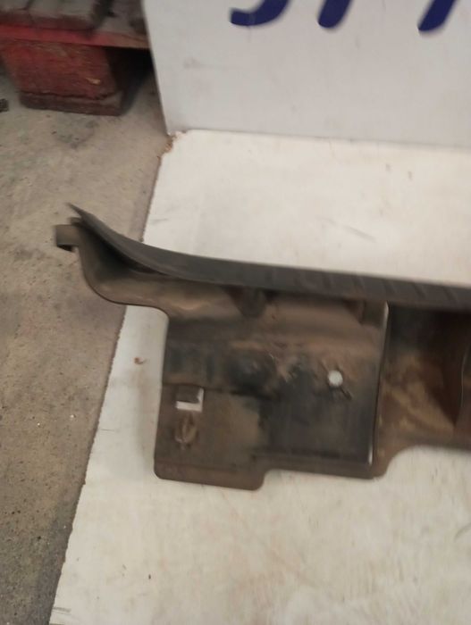 Suporte Para-choques Traseiro Peugeot 308 I (9680441180)