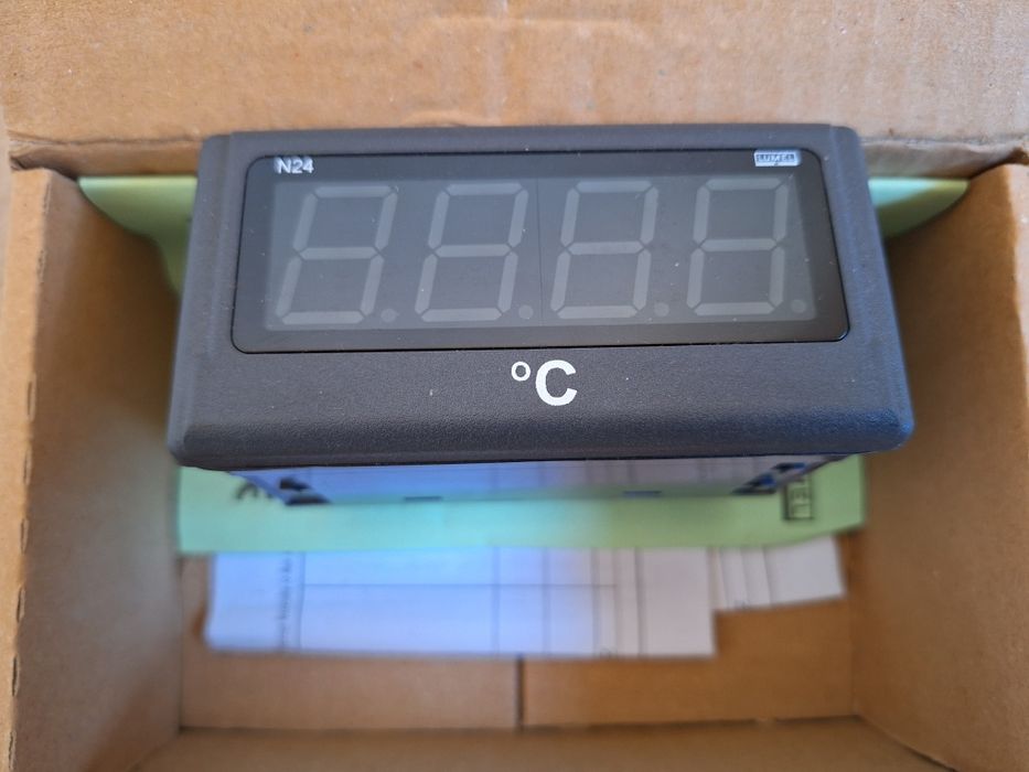 Miernik cyfrowy temperatury lumel N24-T110100P0