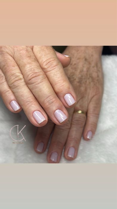 Procuro modelos para nails designer