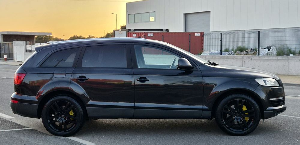 AUDI Q7 3.0 TDI V6 240 CV 7 lugares