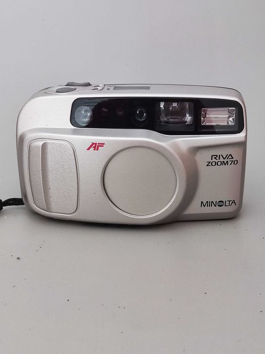 Minolta Riva Zoom 70 – Camara Analógica