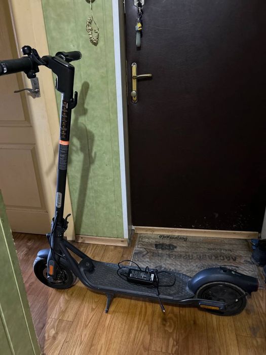 Електросамокат Ninebot F2