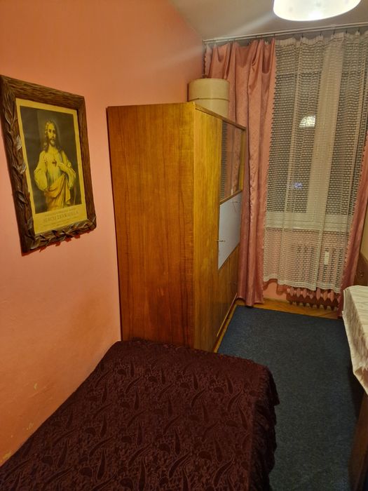 Niedrogi pokój do wynajęcia dla Kobiety