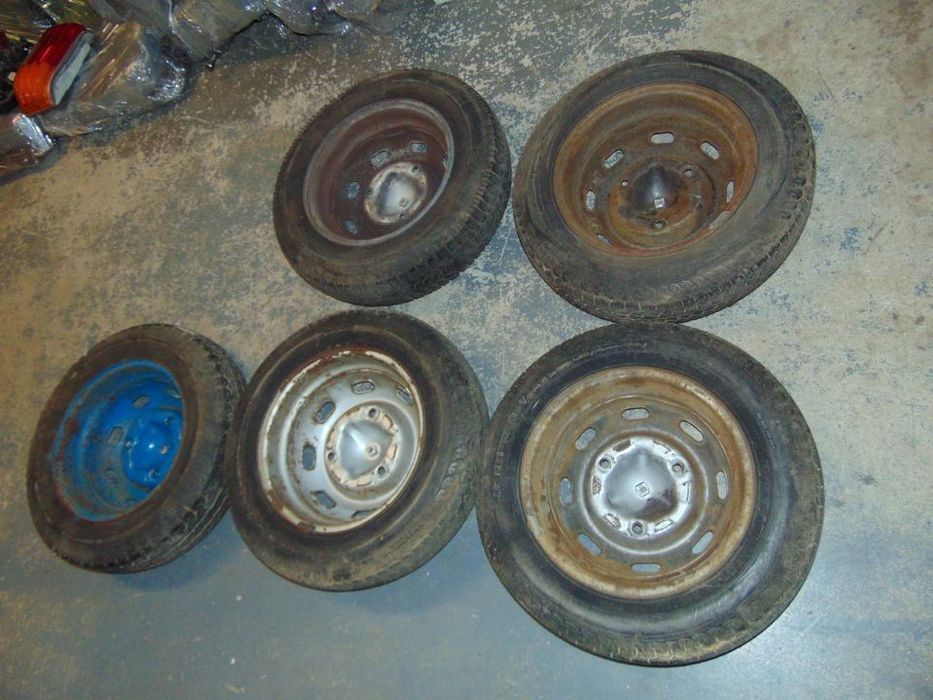 Renault 16 jantes de ferro com pneus