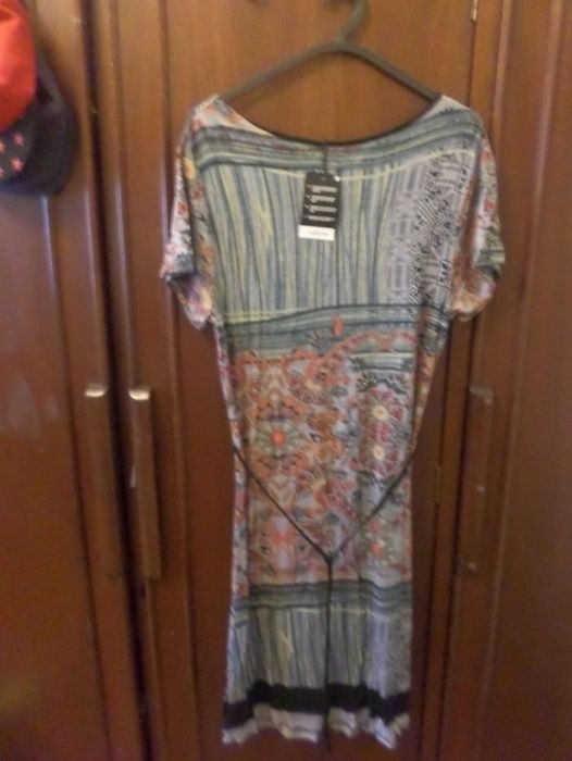 Vestido preto novo (nº36) e vestido da Natura novo (M)