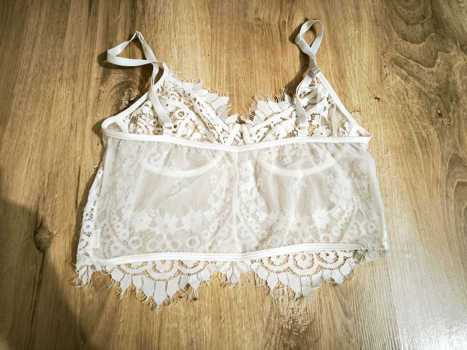 Dwa biustonosze gorsety M