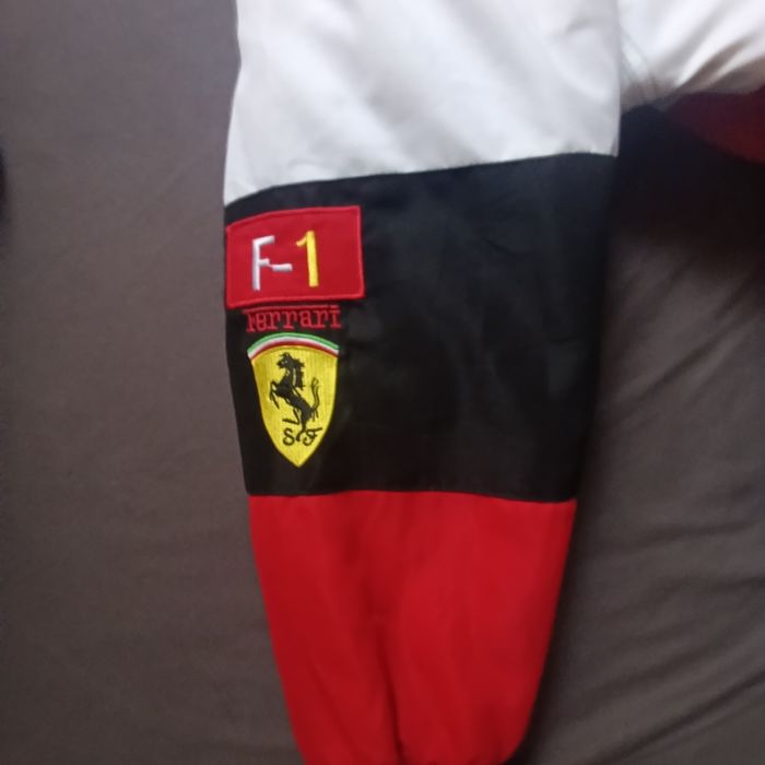 Sprzedam kurtkę ferrari F1