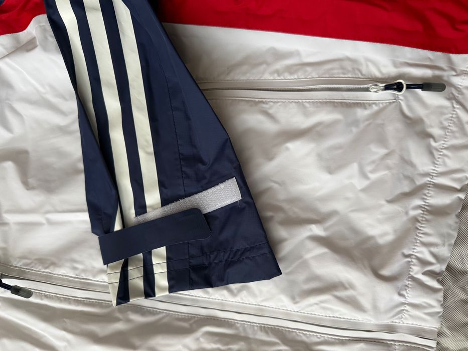 Чоловіча вітровка Adidas