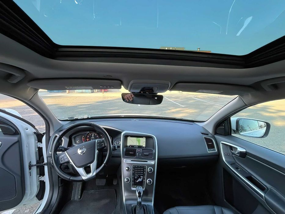 Volvo XC60      2015