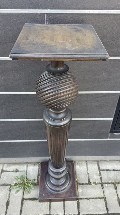 Duży, przedwojenny słupek, gerydon