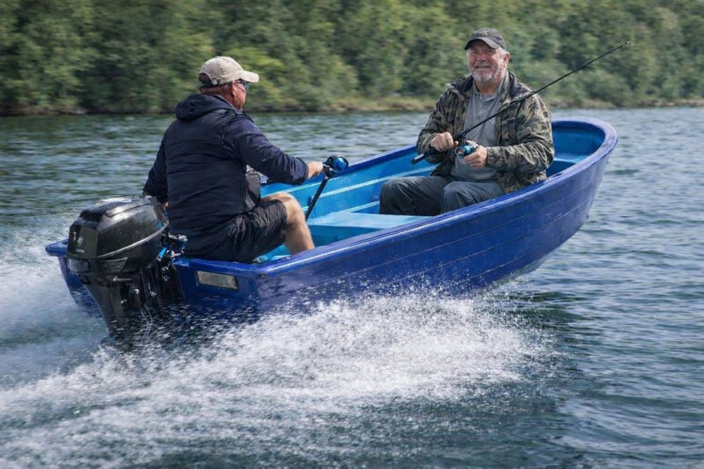Nowa  bardzo  stabilna  łódź  łódka  wiosłowa  wędkarska