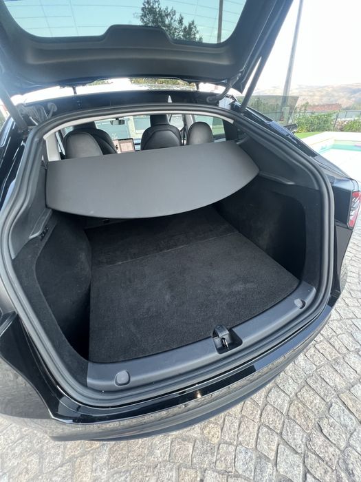 Tesla Model Y — fotografia 10