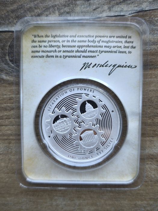 Srebrne monety w specjalnych  Certipack z serii Founders of Liberty