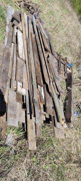 Zrzynki desek i krokwi na opał