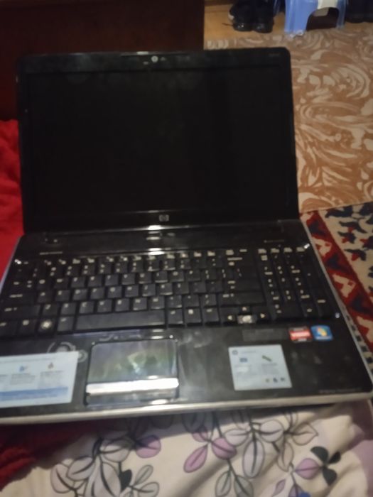 Продам ноутбук, !не запускається! треба батарея