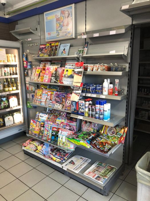 Wyposazenie stacji benzynowej meble sklepu regały sklepowe