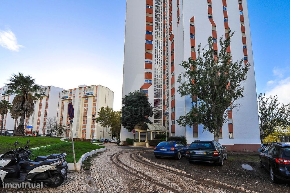 Apartamento T2 em Santo António dos Cavaleiros — Santo António Dos Cavaleiros E Frielas, Lisboa